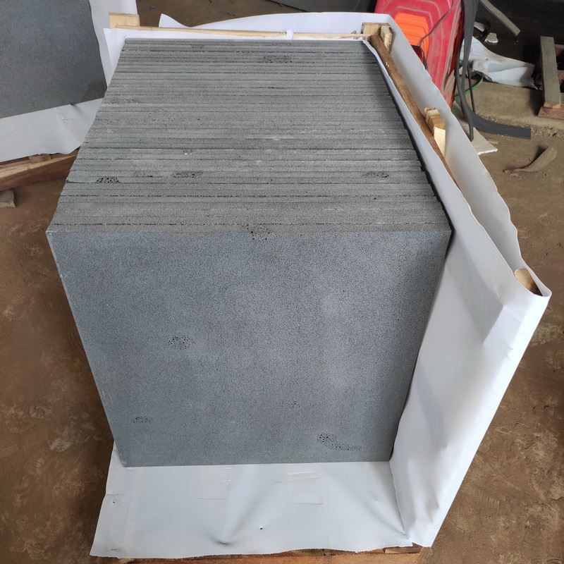 Sawn cut Bluestone pavers.jpg