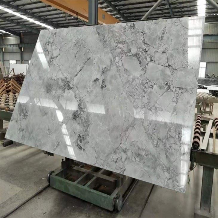 แผ่นใหญ่ Super White Quartzite